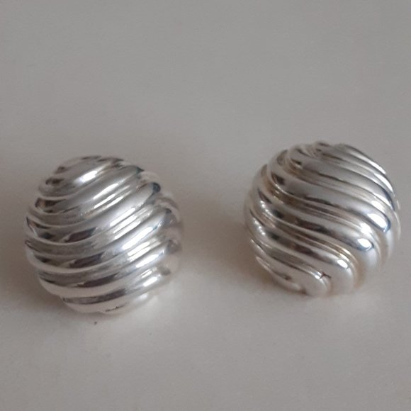 Arte d'Argento Sterling Wavy Ribbed Button Earrings - Picture 3 of 7